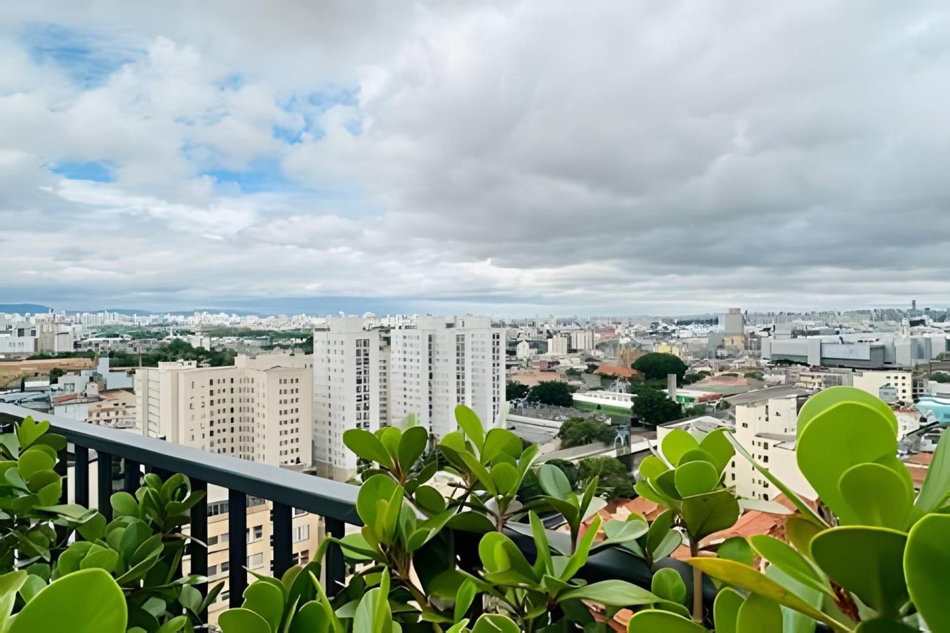 A Pe 25 De Marco E Bom Retiro-frente Metro Luz