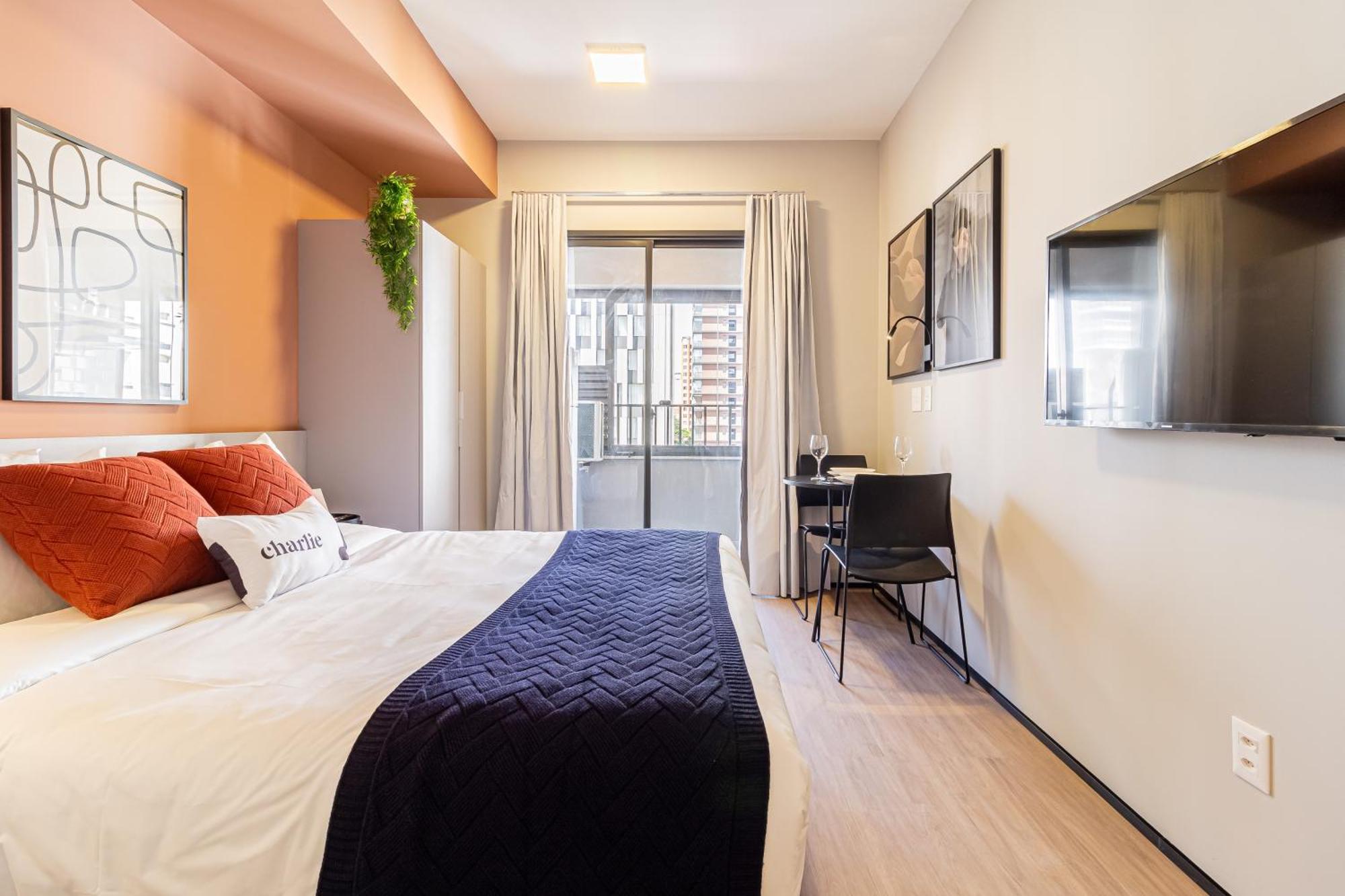 Apartment House Of Charlie Pinheiros *