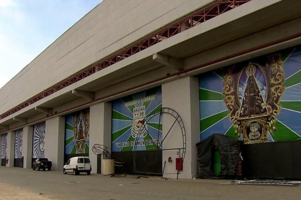 Apartment Decorado Com Sacada No Polo Cultural E Eventos Da De Sao Paulo