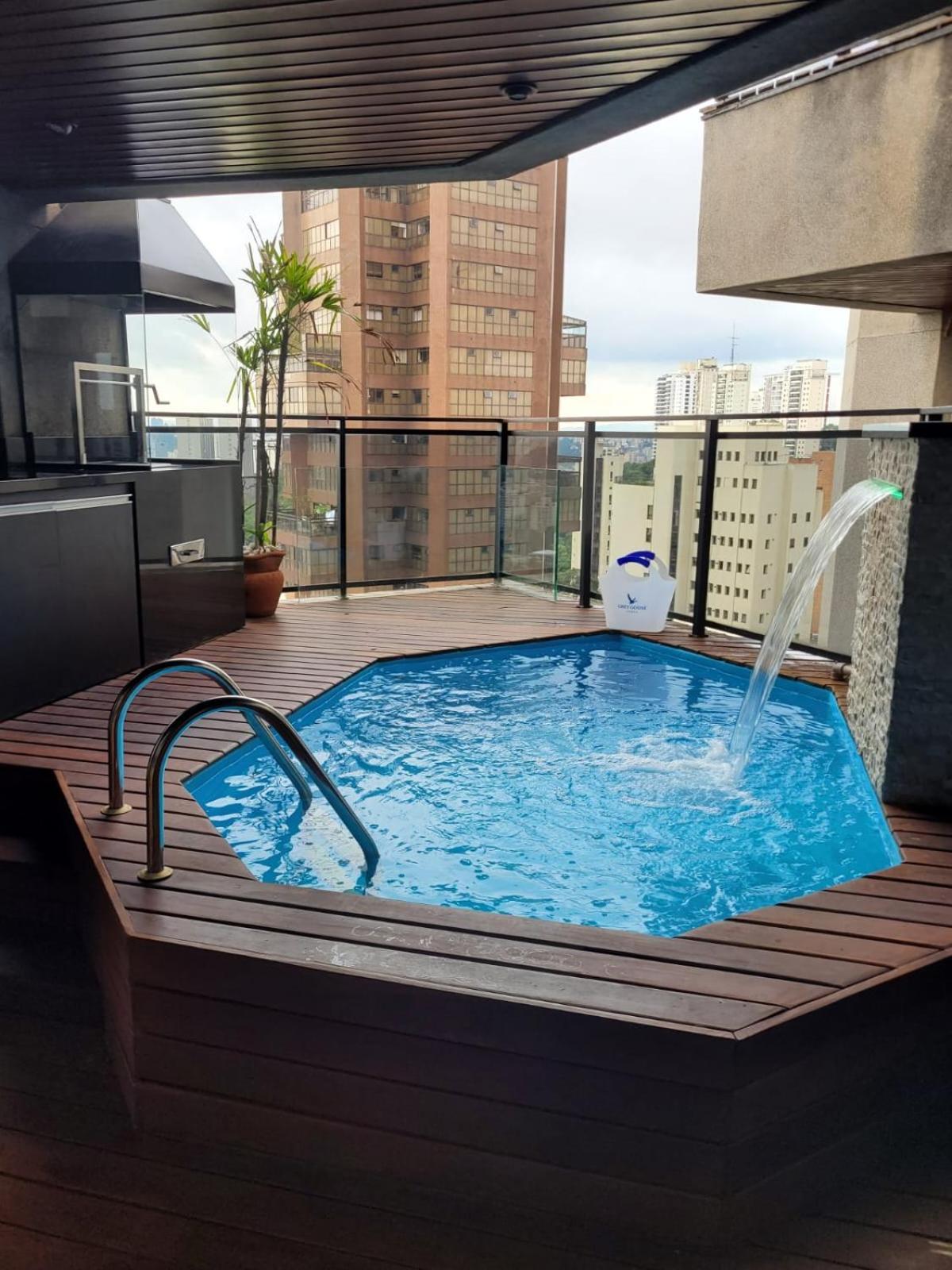 Morumbi, Pub, Com Hidromassagem, Piscina Aquecida Privativa, Lareira, Que Voce Precisa Descansar, Trabalhar Ou Realizar Aquela Comemoracao! Com Total Conforto E Privacidade! O Nota 10 De Sp! Sao Paulo