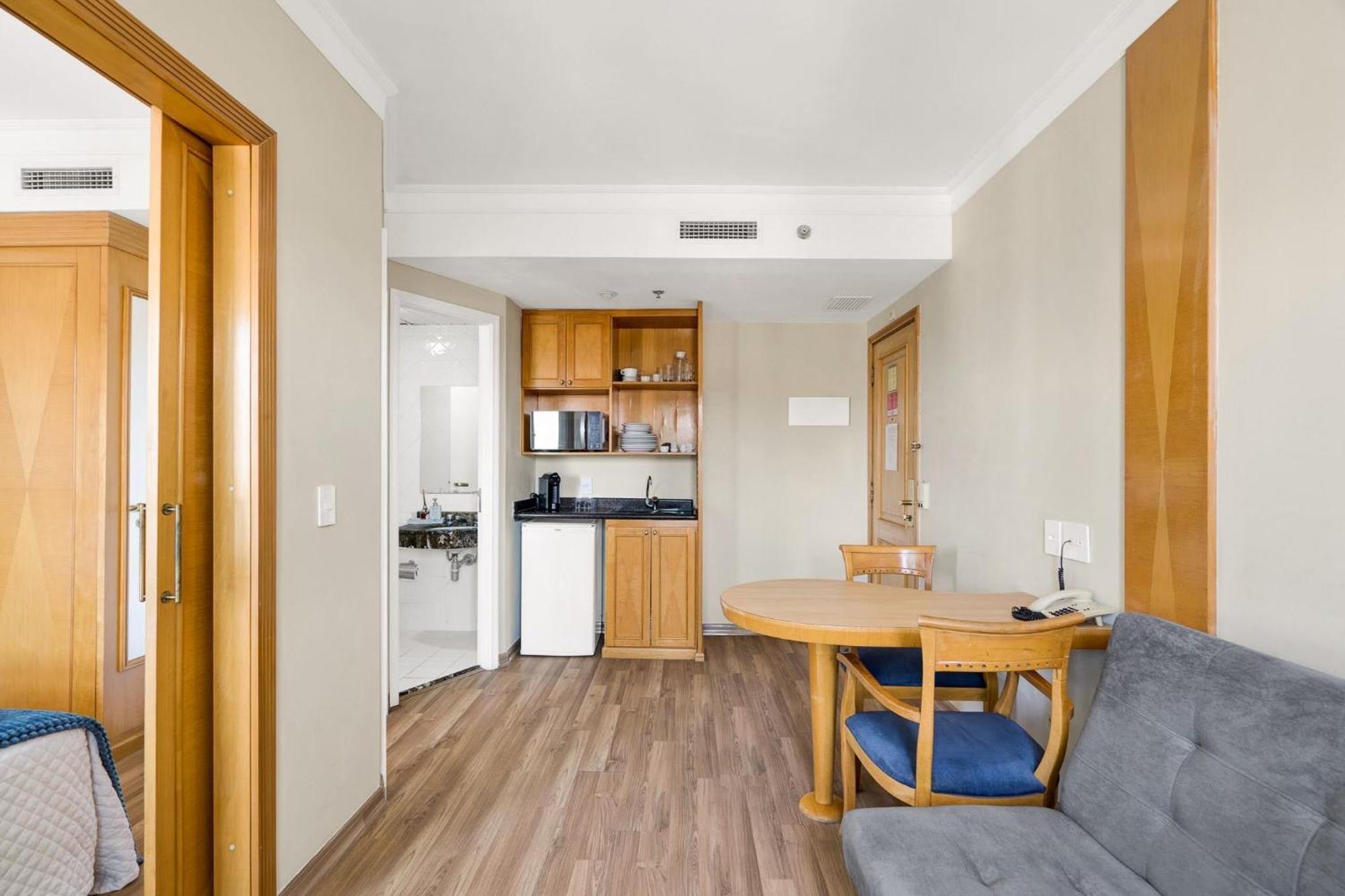 Inside Pinheiros Apartemen
