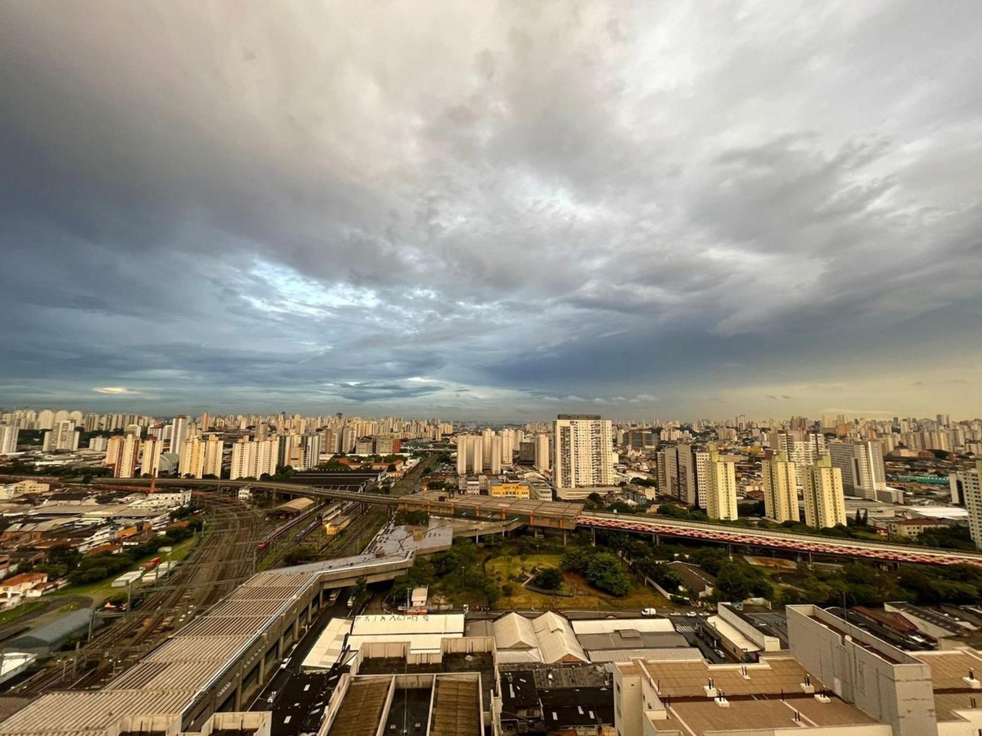 Resort, Piscina E Natureza Em Sp Sao Paulo