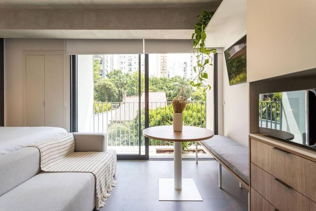 Apt. Inteiro Recem-reformado - Madalena Sao Paulo