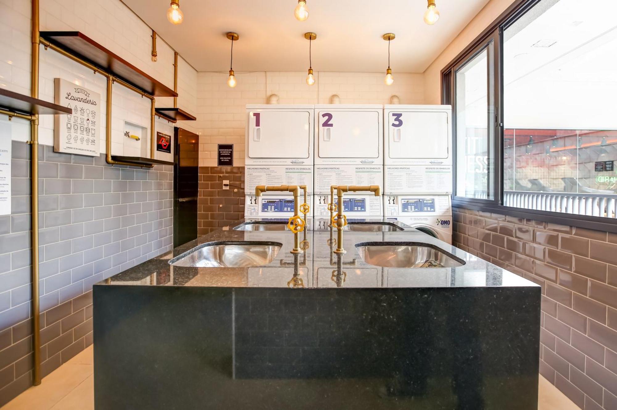 Roomo Brooklyn Apartemen