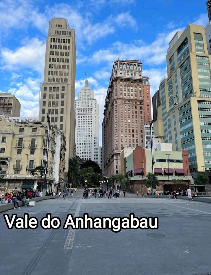 Studio No Centro De Sao Paulo, A 3 Minutos Do Metro, Com Garagem Gratis