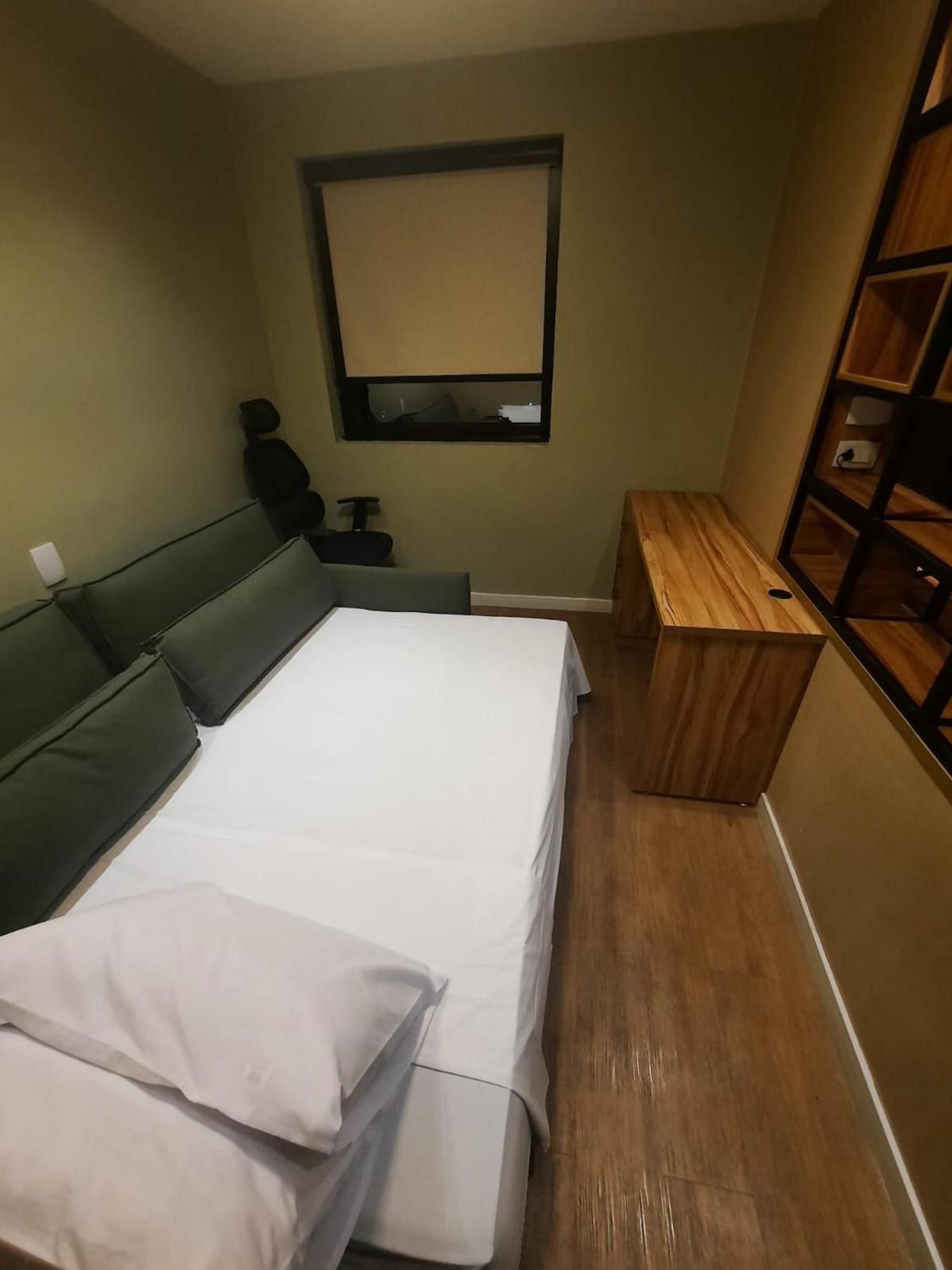 Flat Dois Quartos Av Ibirapuera 2927 *