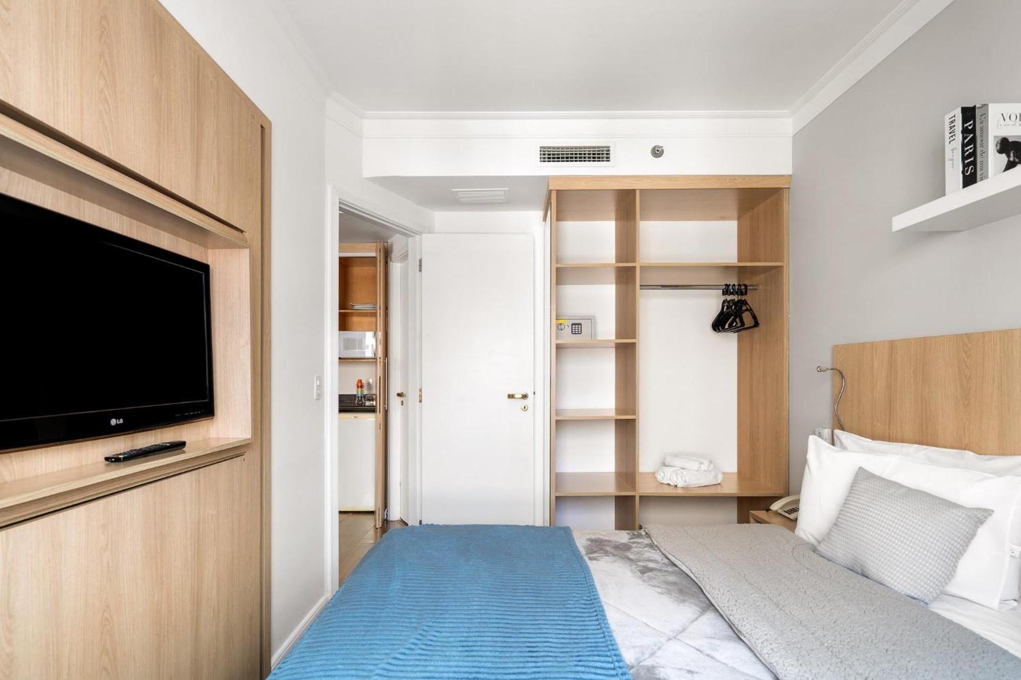 Inside Pinheiros Apartemen