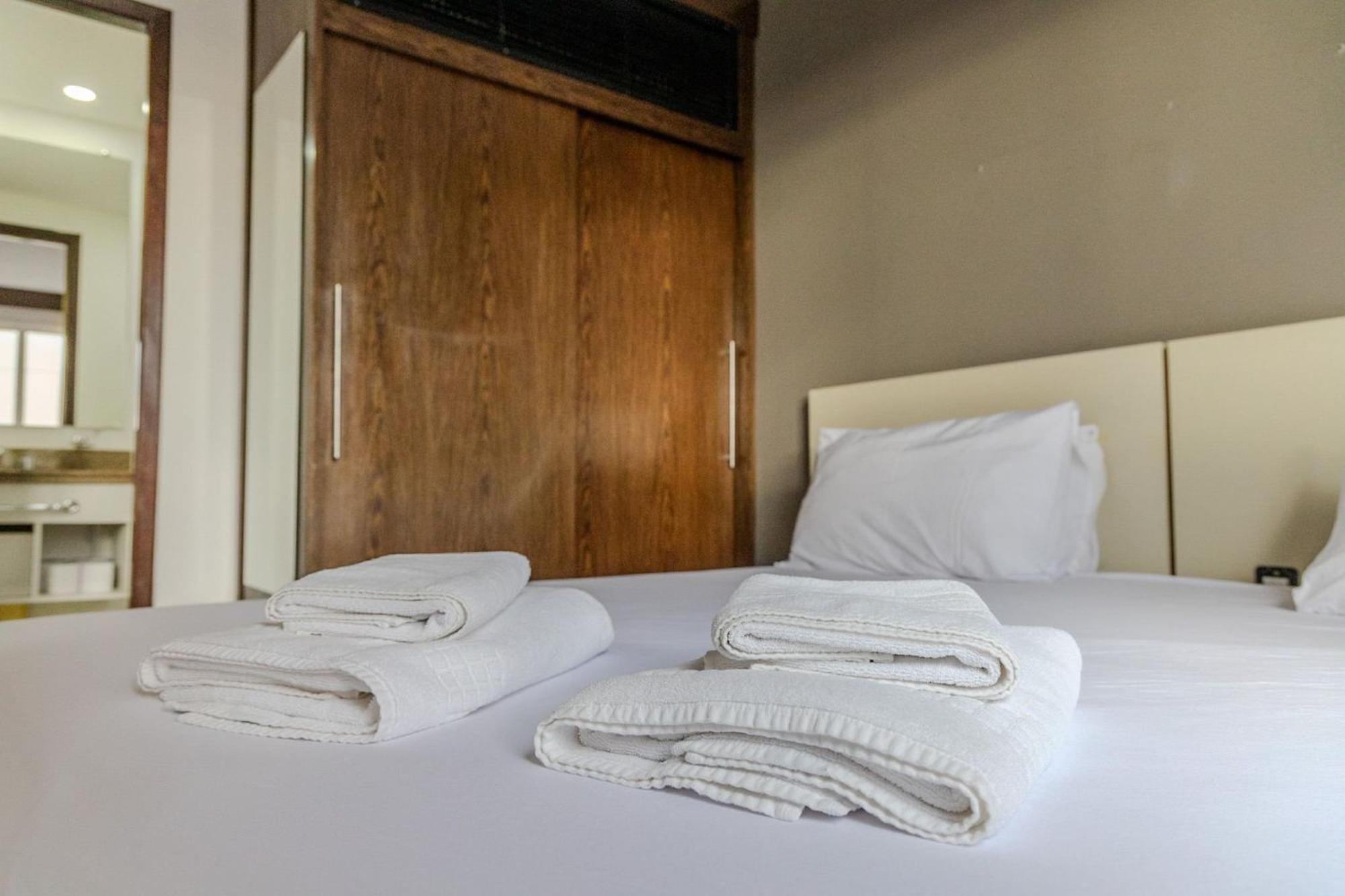 Hotel Elegant Flat Paulista Alameda Campinas Garagem , Pool, Ar Cod, Sao Paulo