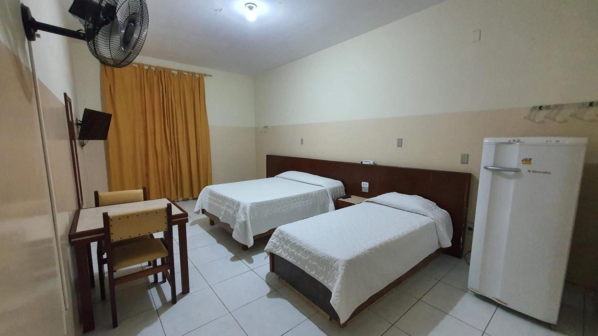 Khách sạn Plaza Olido *