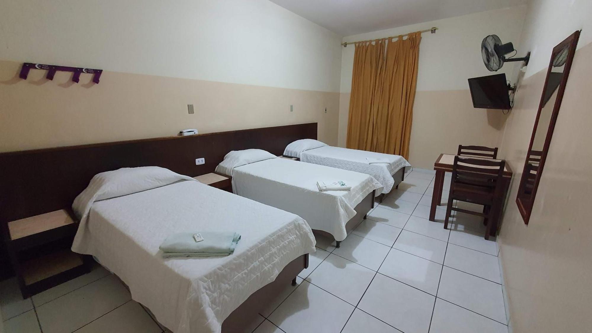 Khách sạn Plaza Olido *