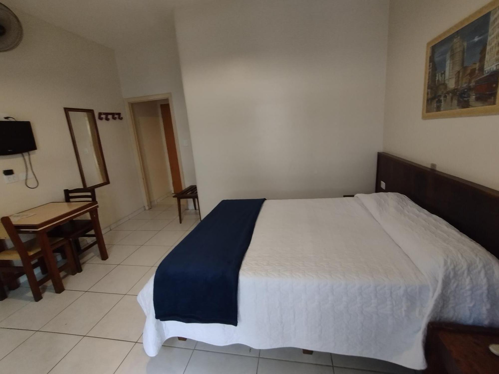 Khách sạn Plaza Olido *