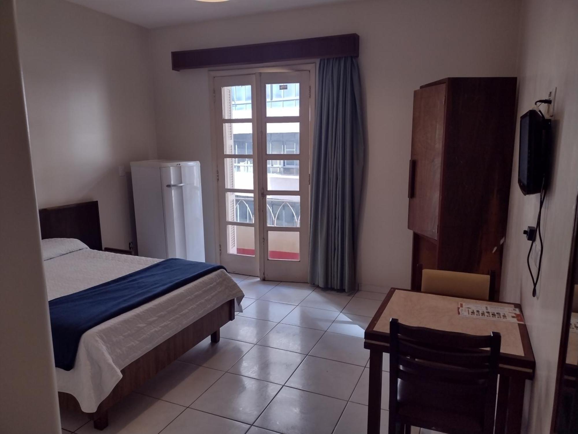 Plaza Olido Hotel *