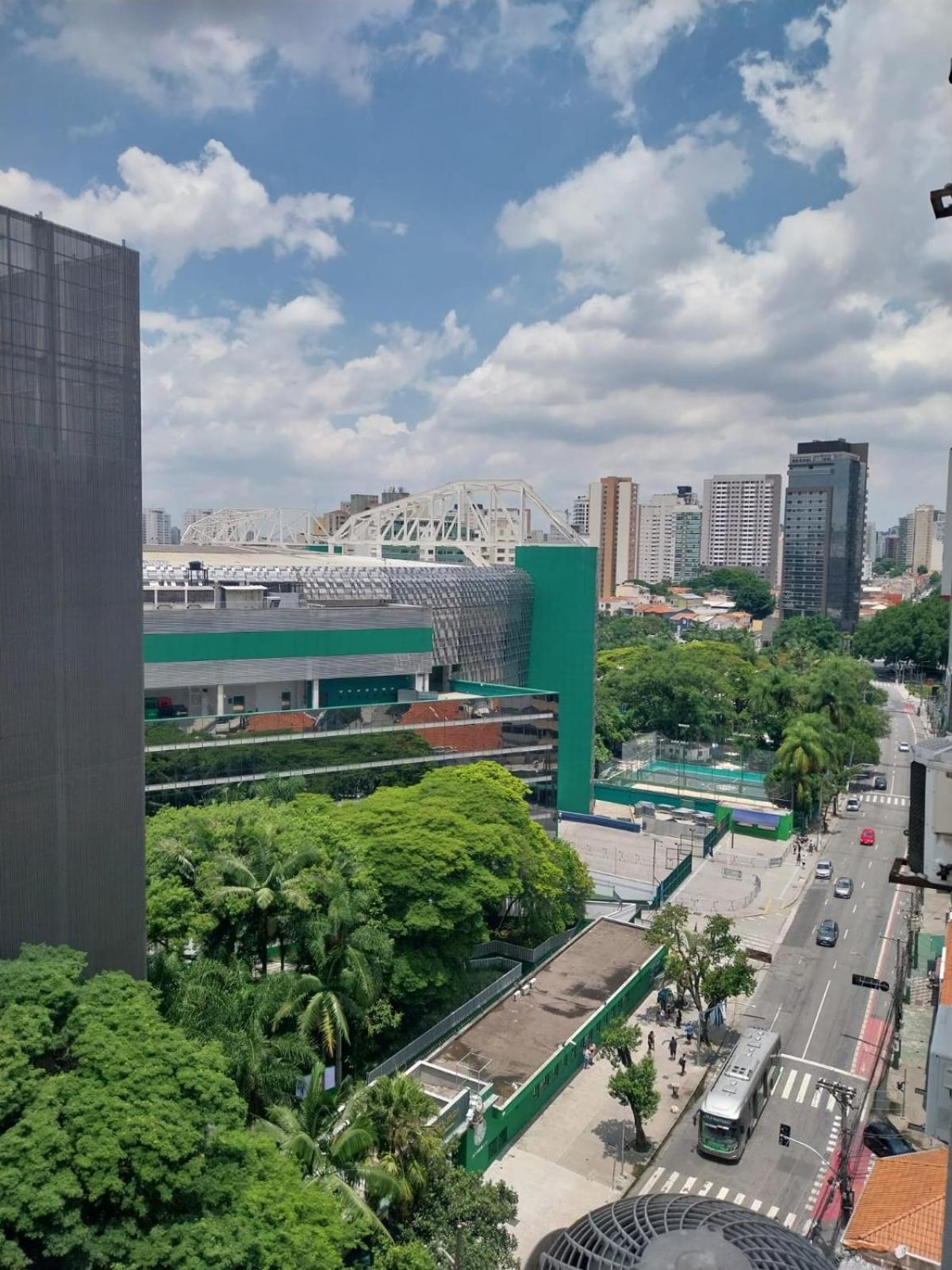 Apto Com Linda Vista - Em Frente Allianz Parque Com Estacionamento