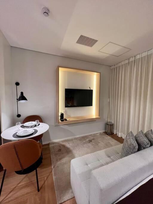 Unu Shopping Ibirapuera: Wi-fi, Academia E + Apartment