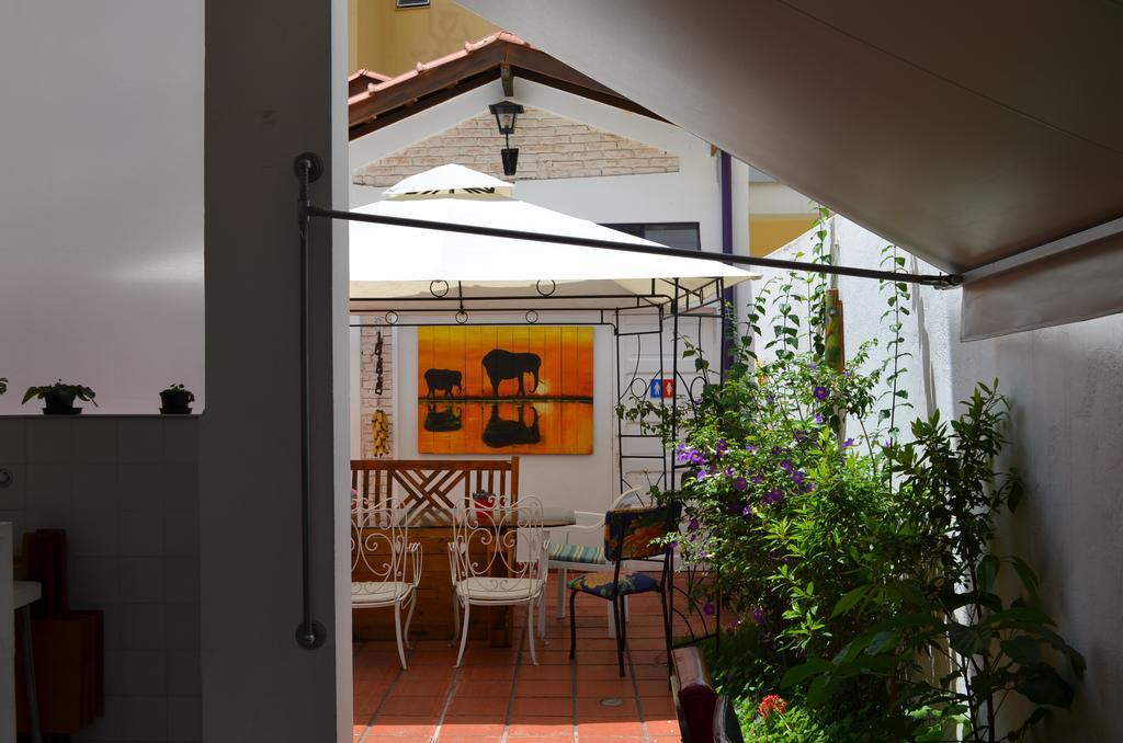 Hostel Purple House *