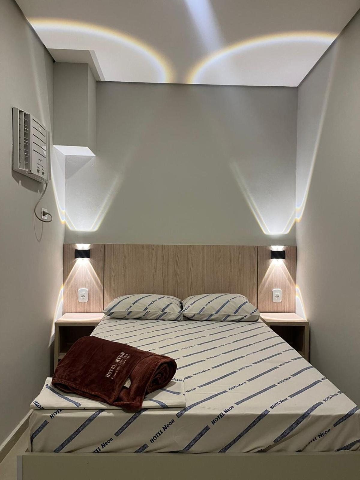 Hotel Neon - Proximo A 25 De Marco, Bom Retiro E Bras, A 2min Do Mirante Sampa Sky E Pista De Skate Anhangabau