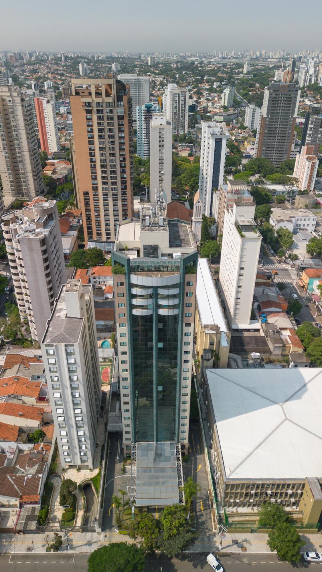 Place Ibirapuera 4*