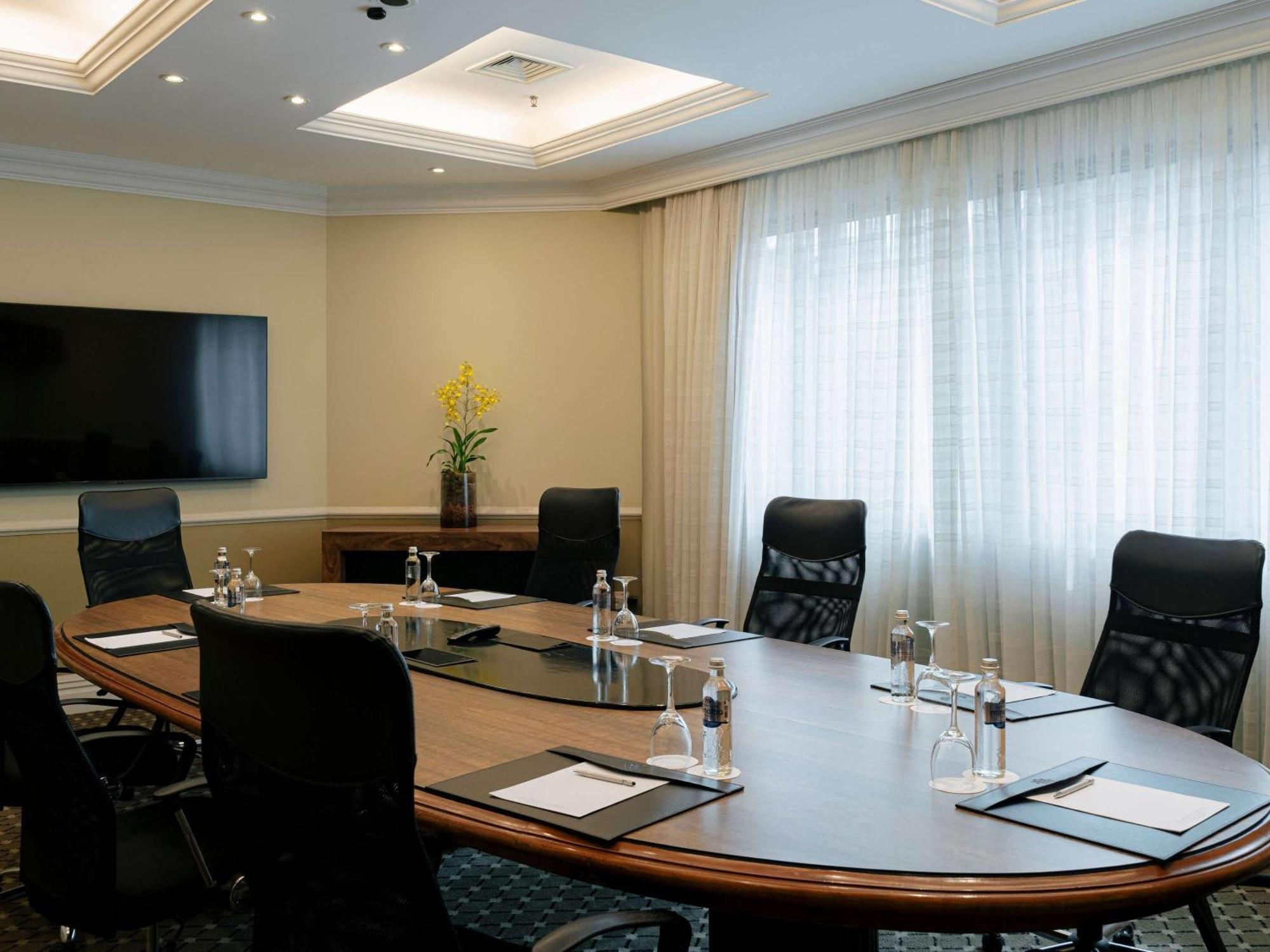 Khách sạn Grand Mercure Ibirapuera 5*