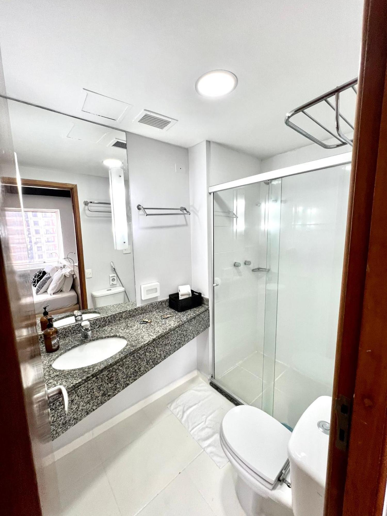 Lindo Apto Com Piscina E Academia Prox Av Paulista Apartemen Sao Paulo