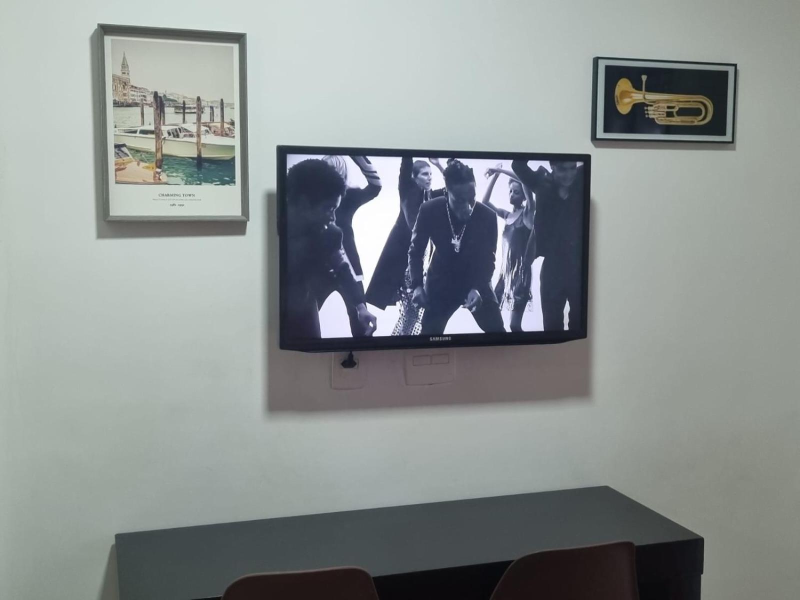 Apto Com Wifi, Piscina, Academia No Coracao De * Sao Paulo