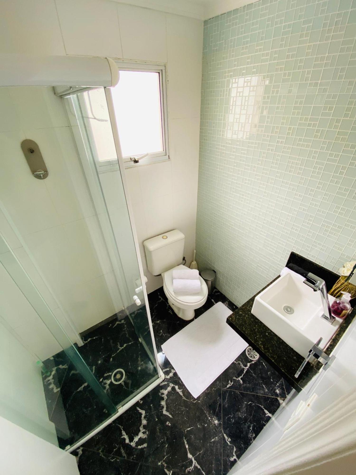 Chic Retrofit Design Com Vaga De Garagem Apartment