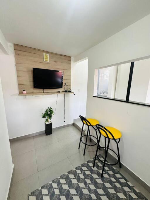 Mobiliado E Confortavel Zn - Cod 06 São Paulo