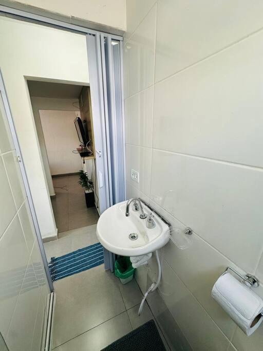 Mobiliado E Confortavel Zn - Cod 06 * São Paulo