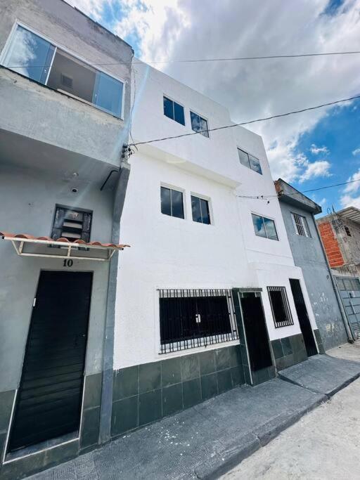 Mobiliado E Confortavel Zn - Cod 06