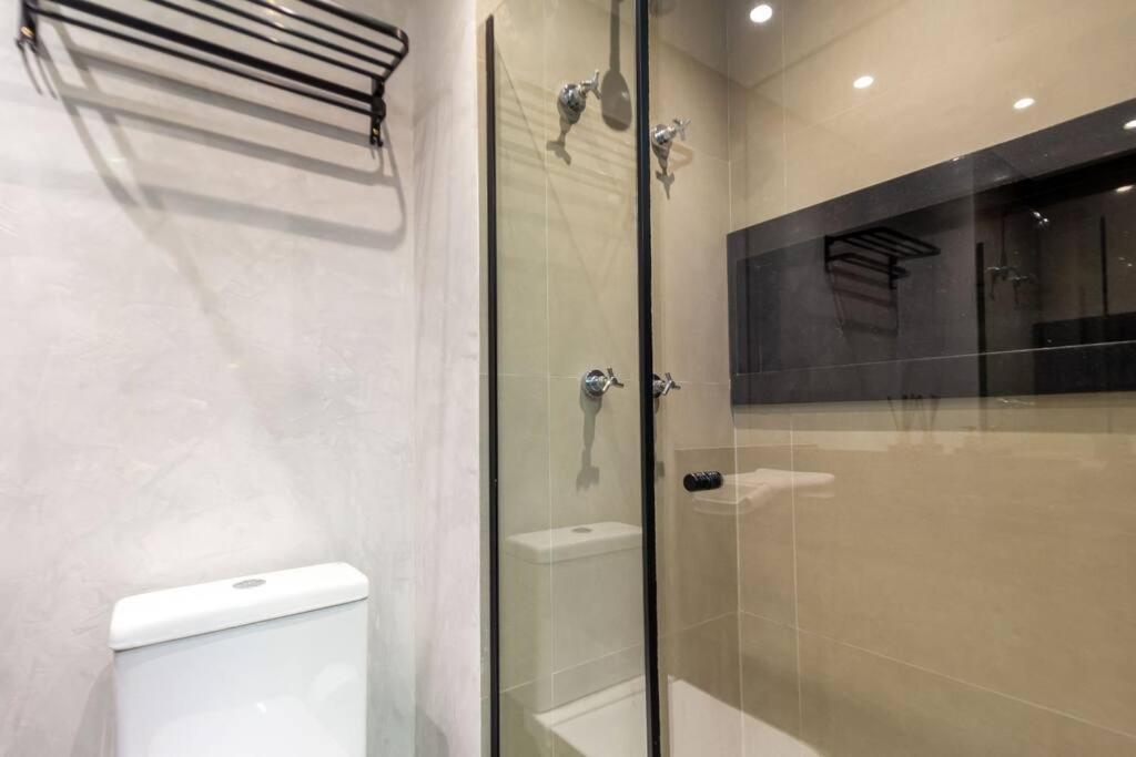 Em Perdizes Proximo Ao Allianz Com Wi-fi 500mb, Garagem E Piscina No Rooftop Apartment Sao Paulo