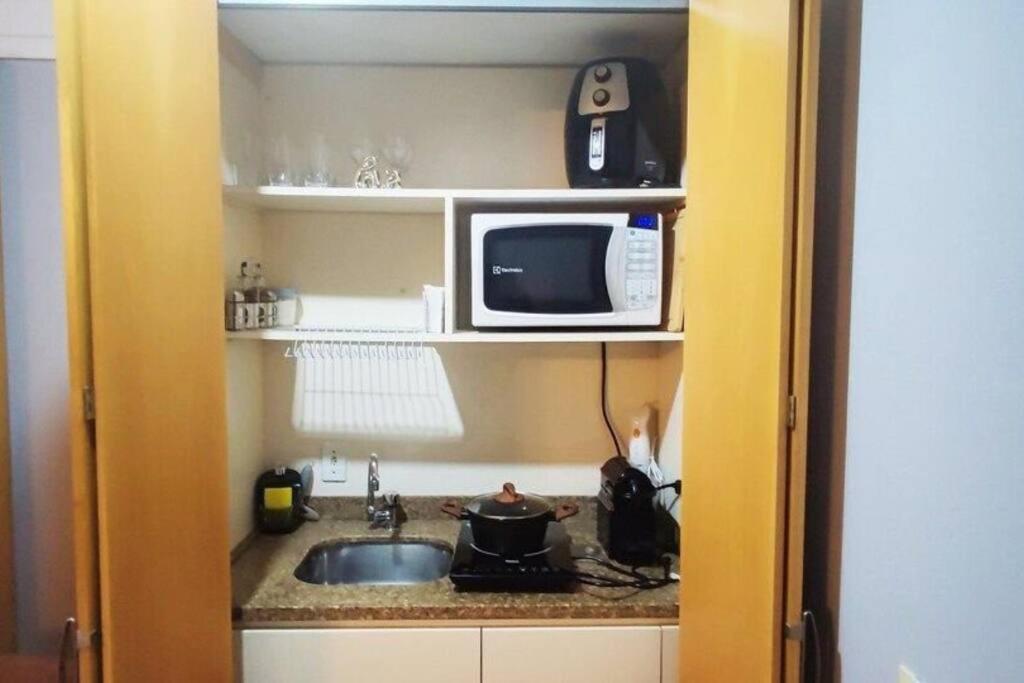 Flat 4 Estrelas Prox Av Paulista, Hc, Convencoes Reboucas, Metro, Bares Nos Jardins *