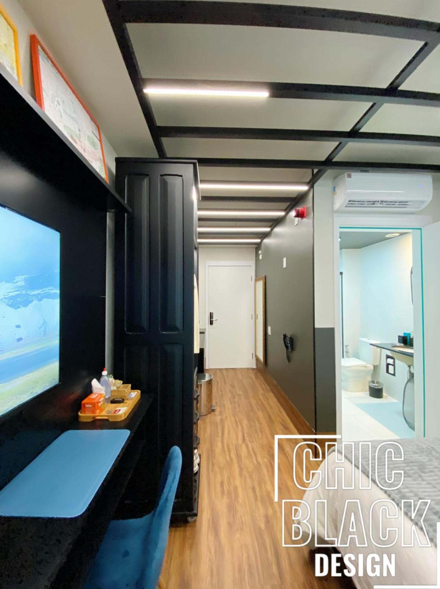 Chic Black Design - Zpinheiros Apartment *