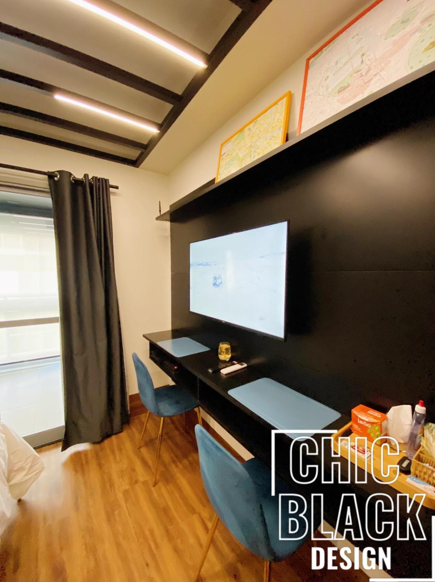 Chic Black Design - Zpinheiros Apartment
