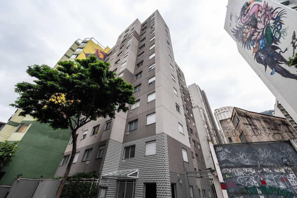 Apartemen Consolacao/ Buarque *