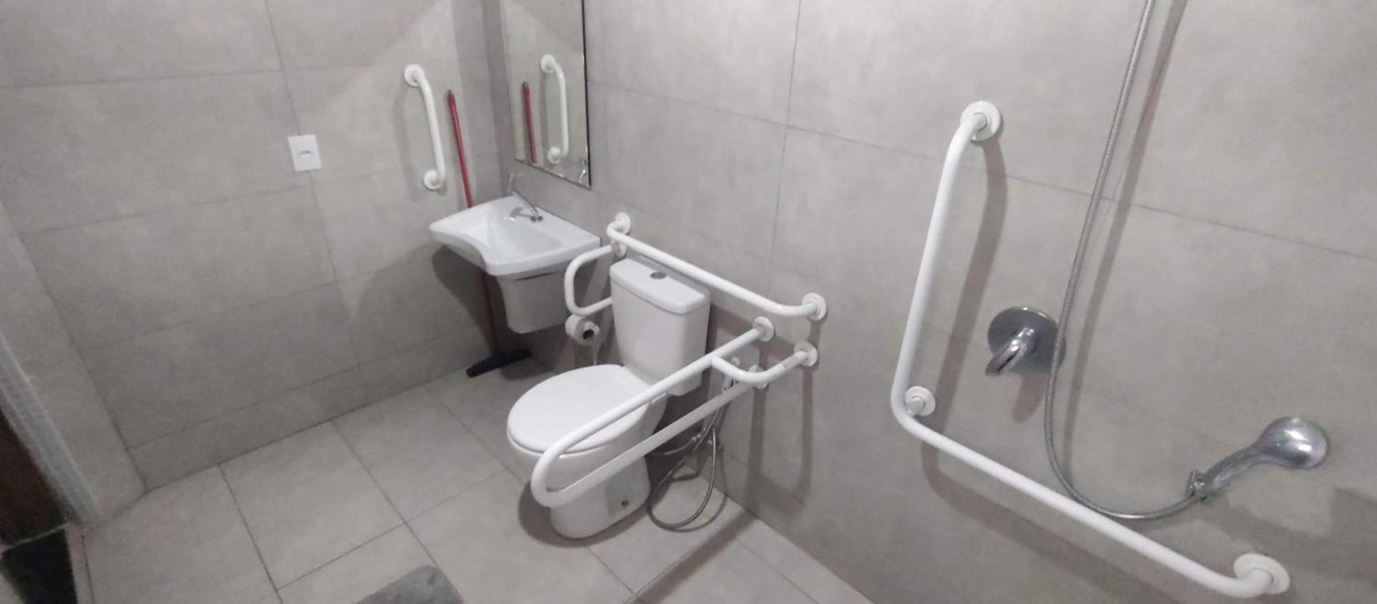 Aero Plaza Otel 2*