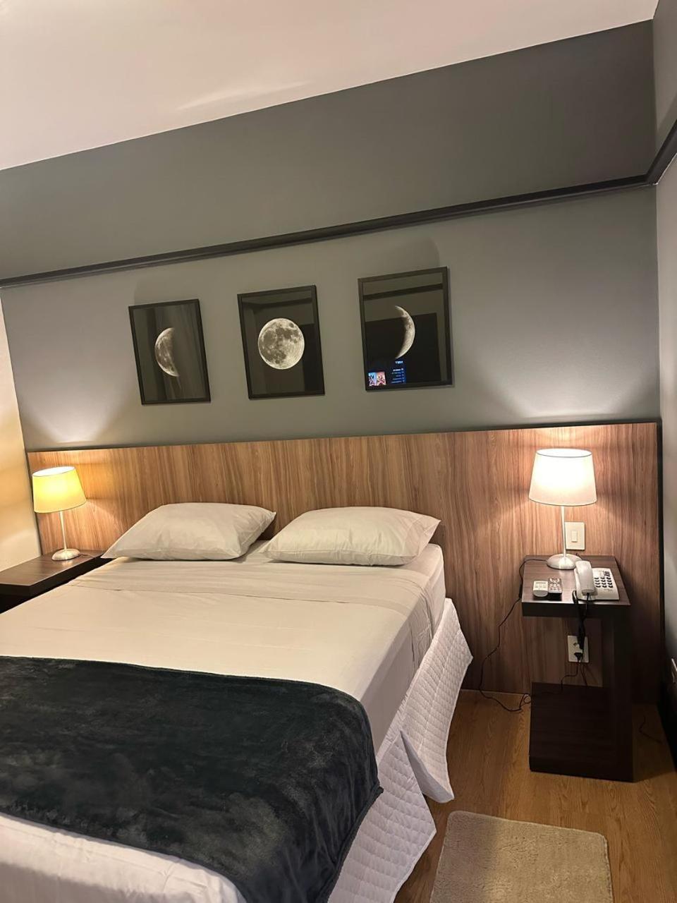 Flat Service E Sala E Garagem Apartment *