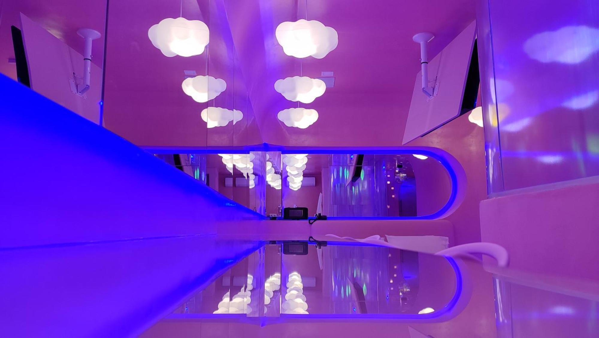 Swing 1 Love hotel