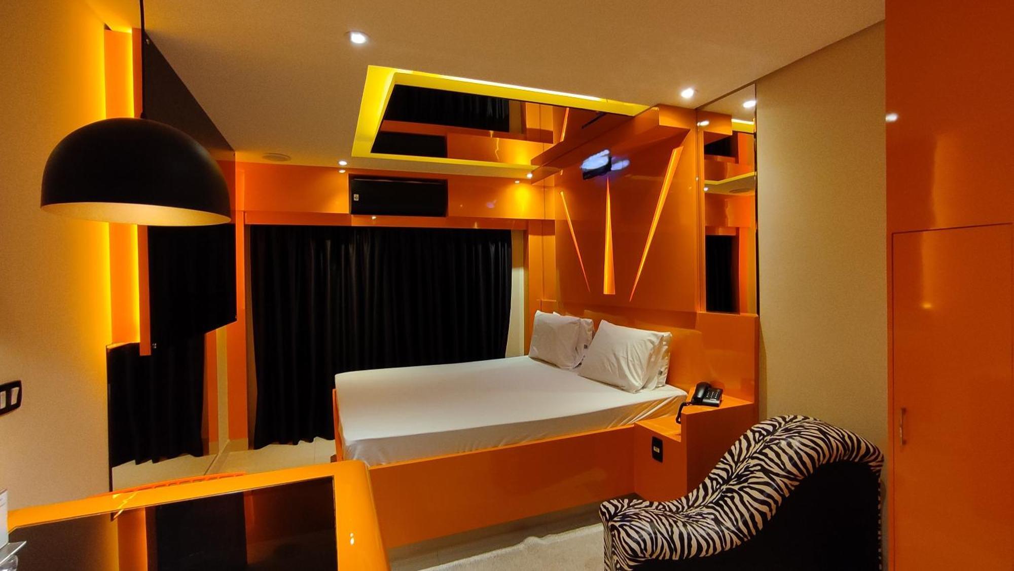 Swing 1 Love hotel *