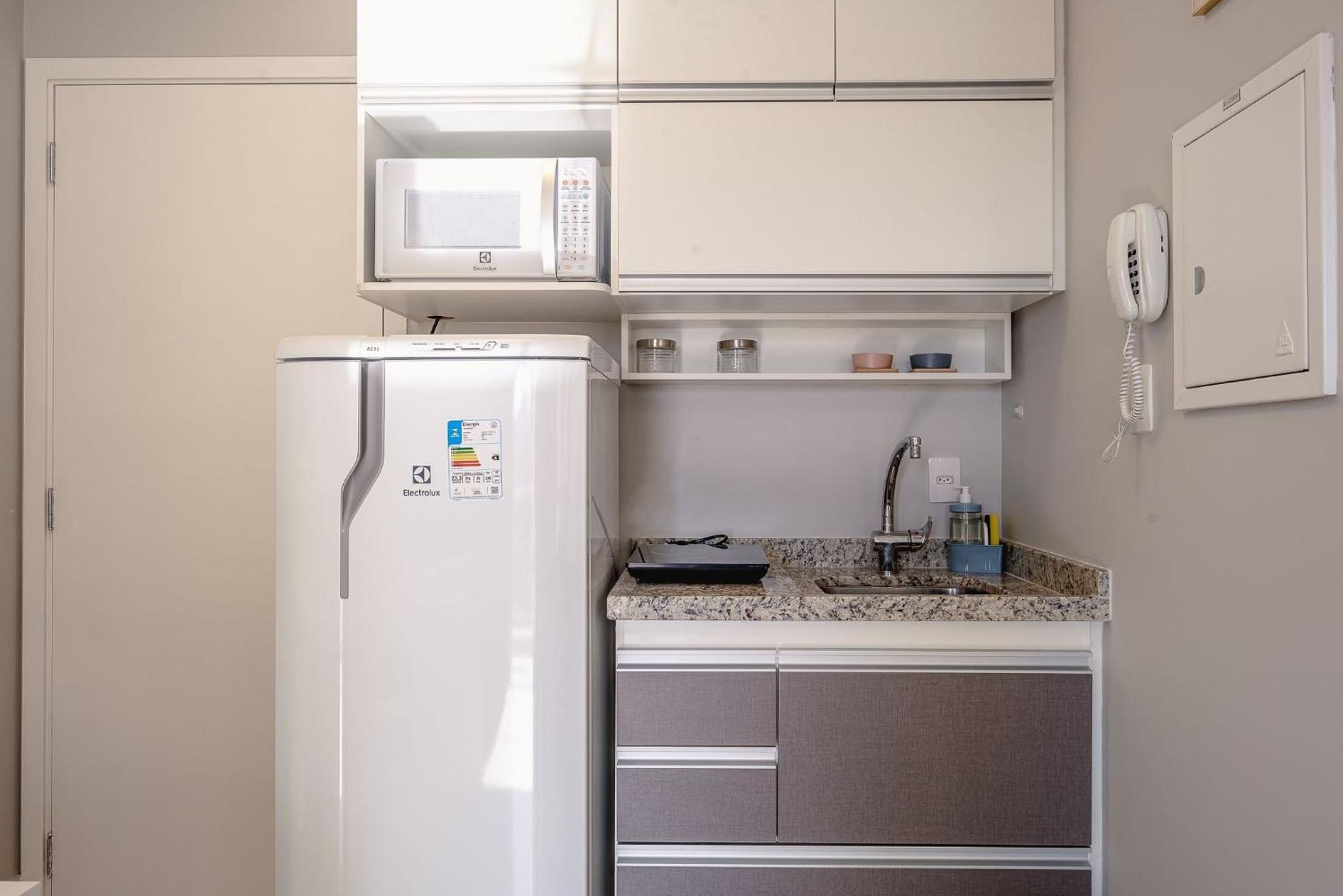 Apartemen Com Varanda + Vaga De Garagem + Ar Cond. *