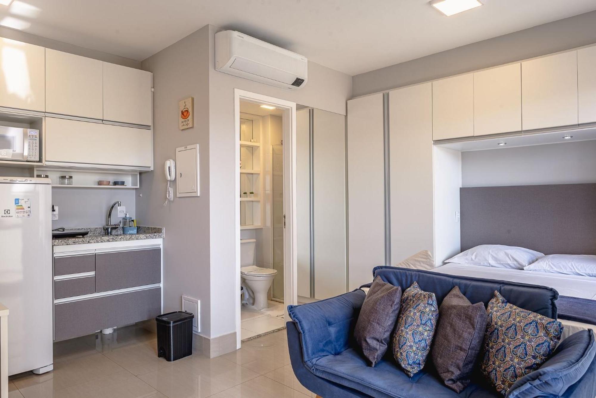 Com Varanda + Vaga De Garagem + Ar Cond. Apartemen *