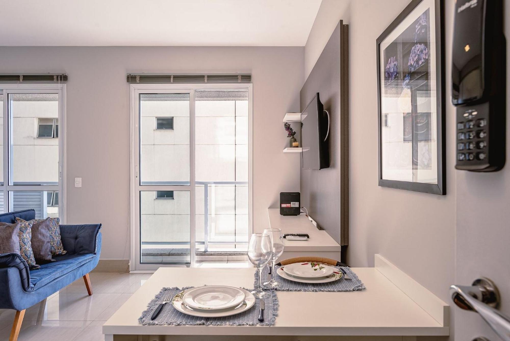 Apartemen Com Varanda + Vaga De Garagem + Ar Cond.
