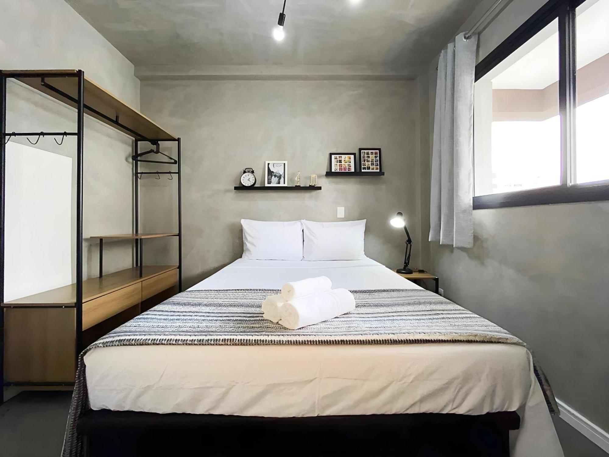 Apartamento Amplo Com A/c E Piscina No Terraco *