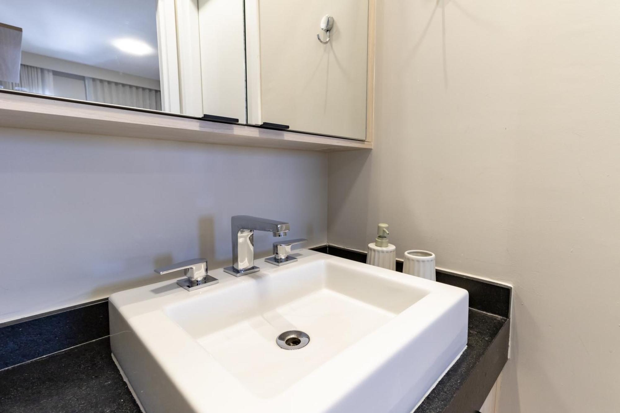 Charme Pinheiros E Jardins Com Piscina, Cama Queen *