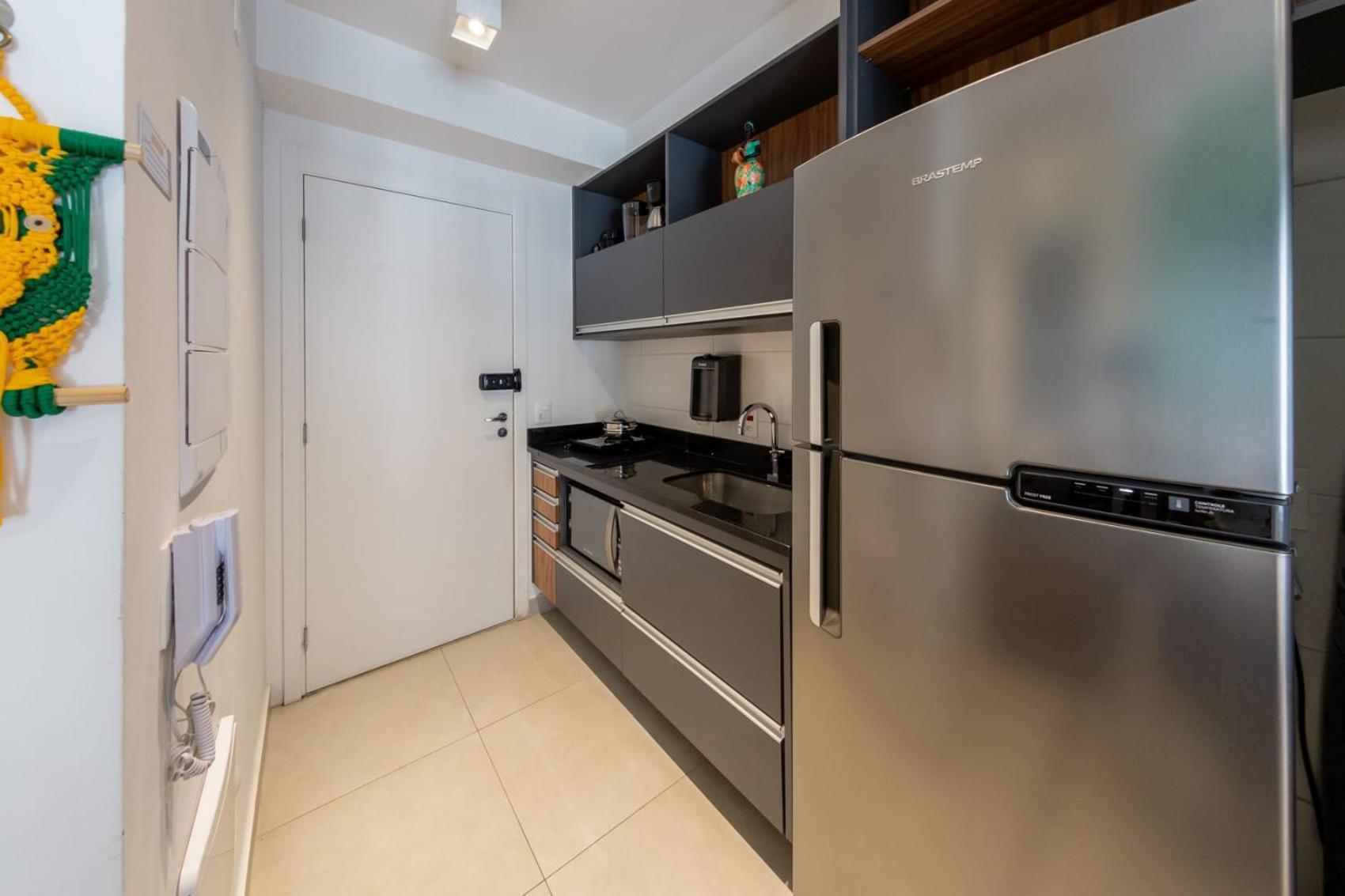 Apartemen Bhomy Bela Vista -10min Do Metro Mackenzie F2008d