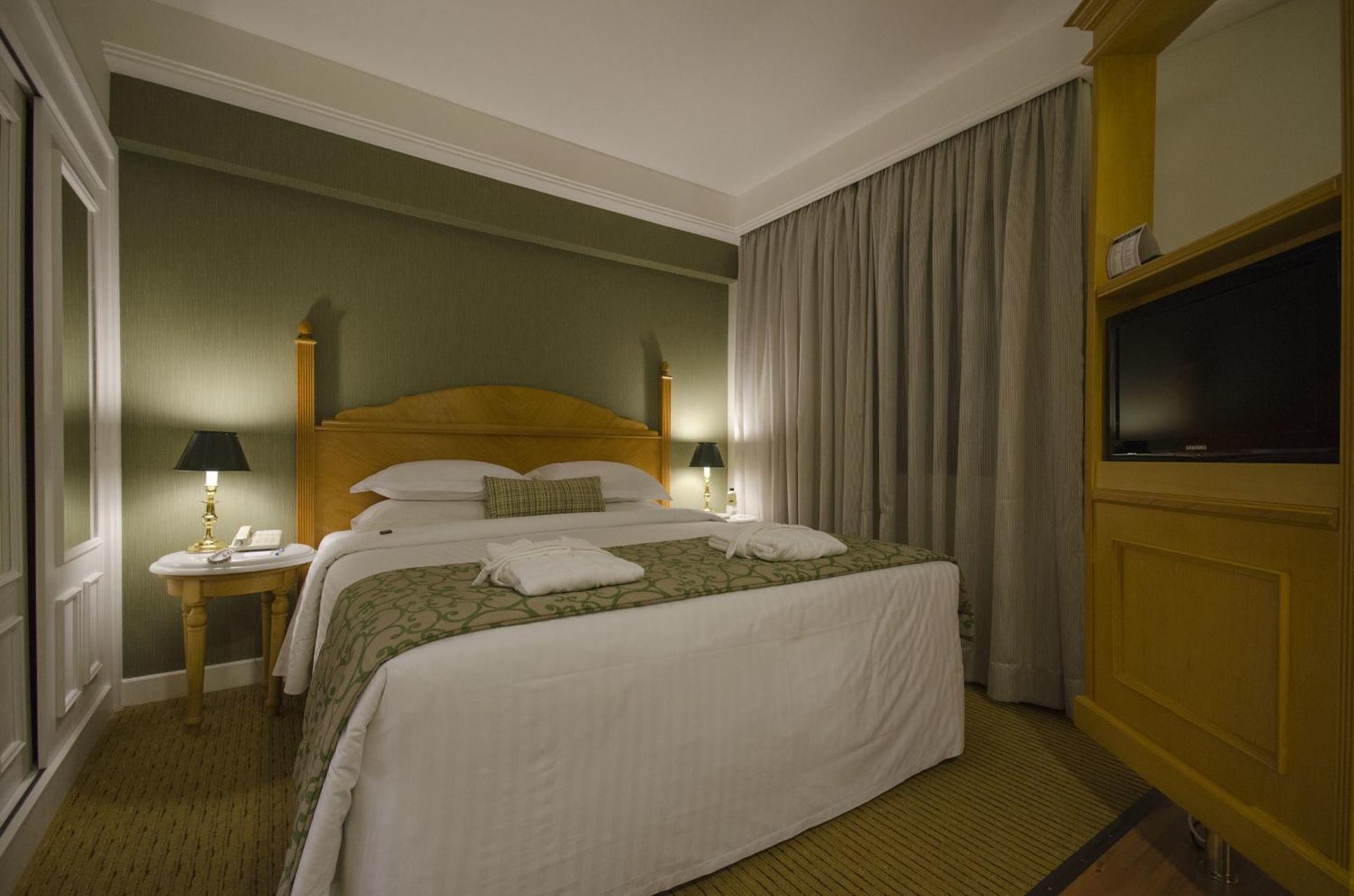 Hotel Estanplaza Ibirapuera 4*