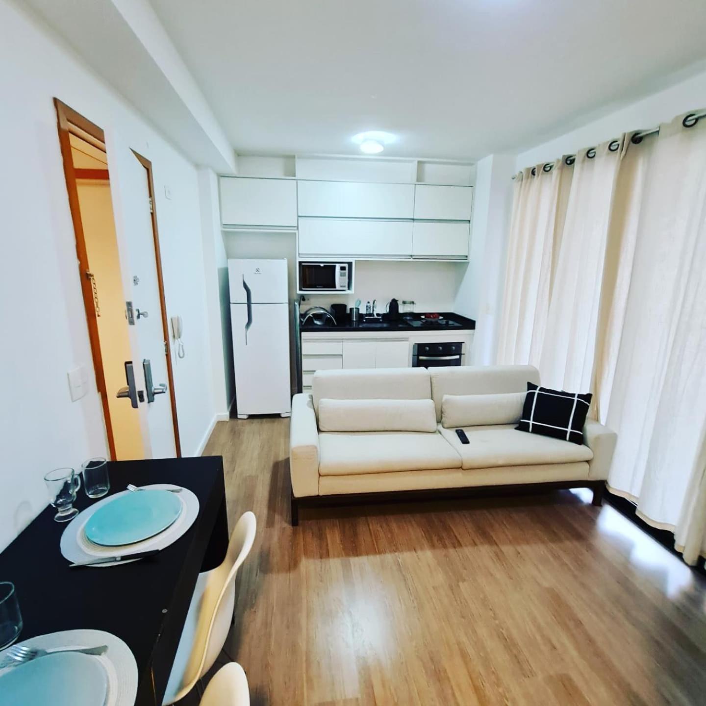 Roof Bela Cintra Apartemen *