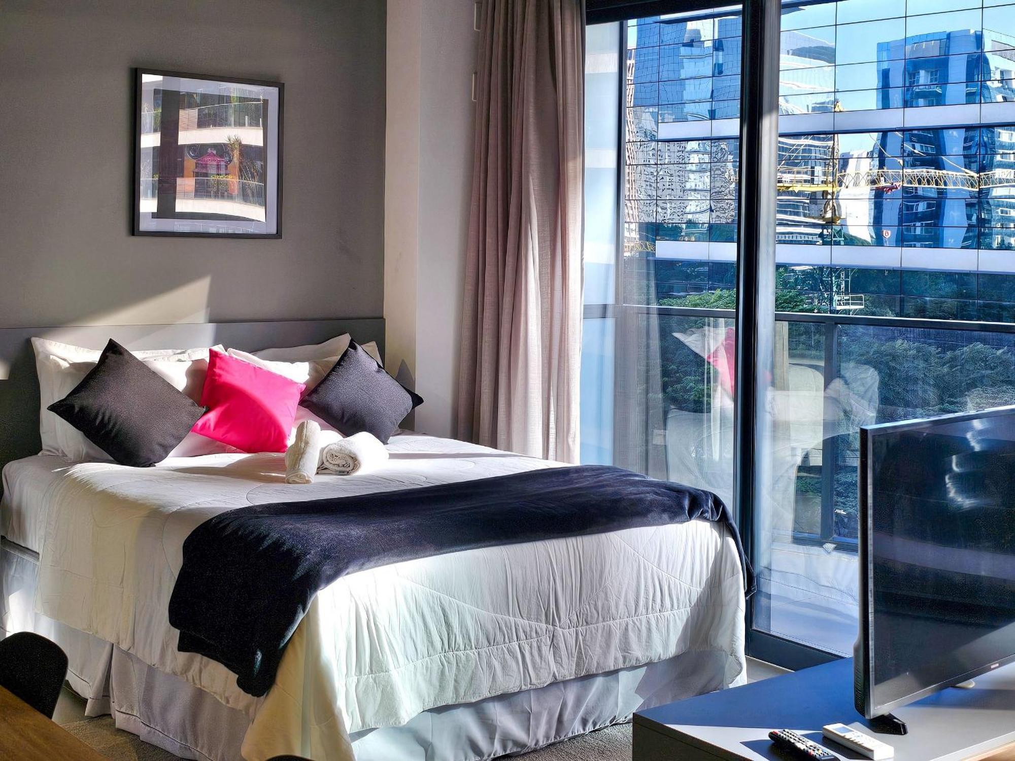 Vn Millenium By Housi Apartment