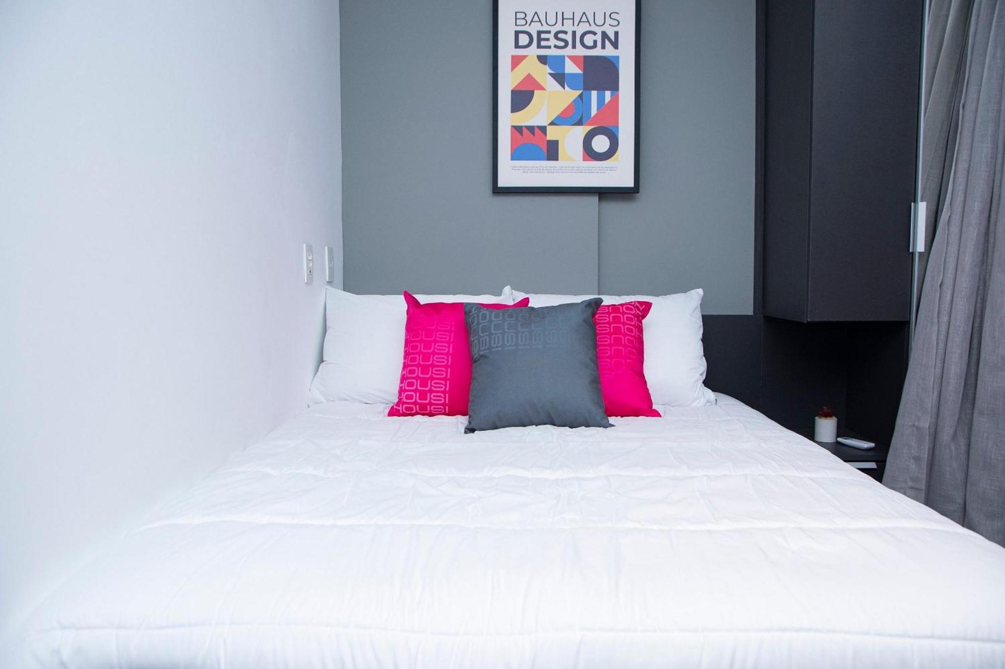 Apartemen Pamplona By Housi *