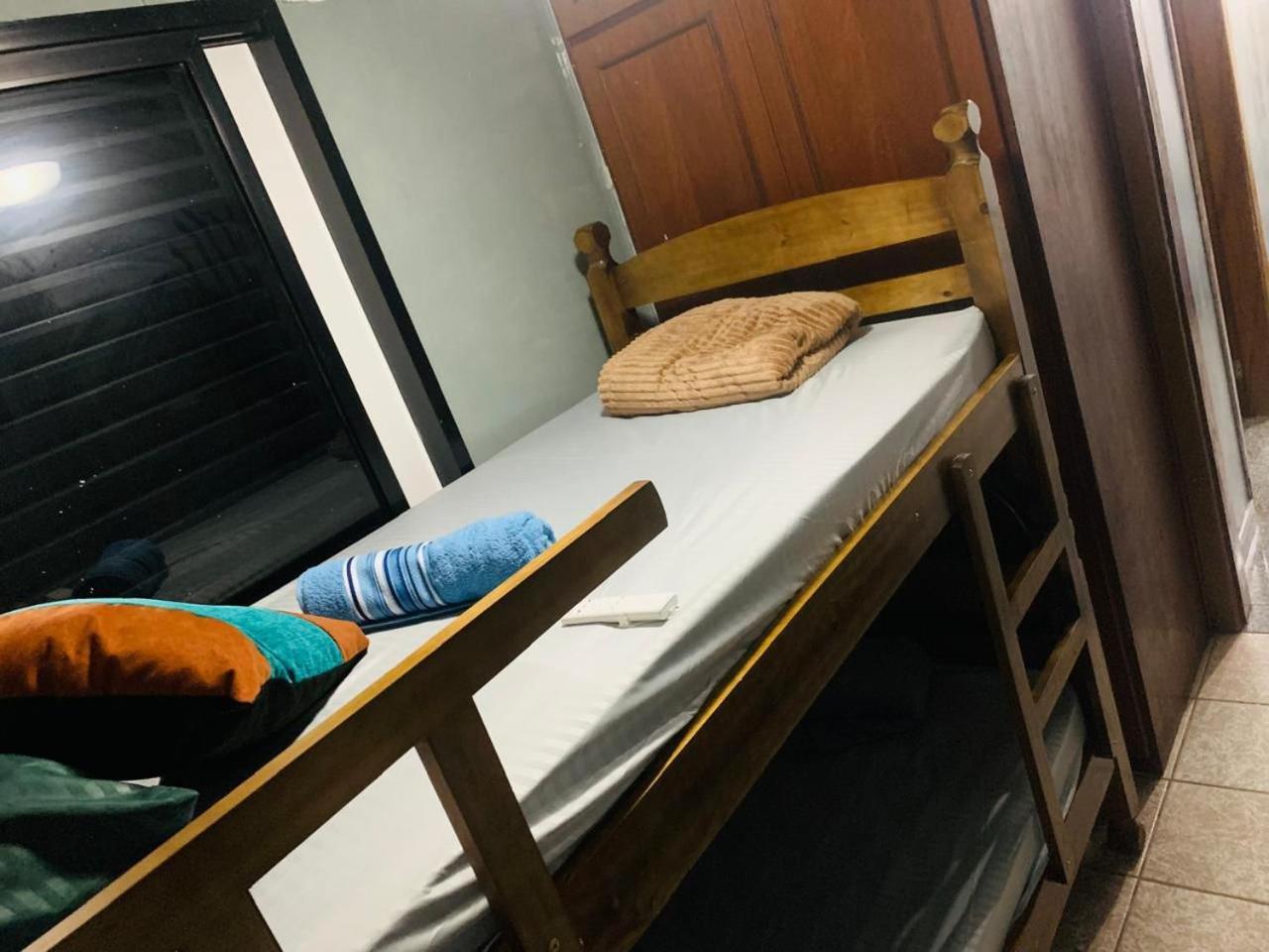 Bras, Rua Tiers, Ap Vautier, 7 Pessoas, 2 Quartos, Pe Na Feirinha Da Madrugada, Cozinha * Sao Paulo