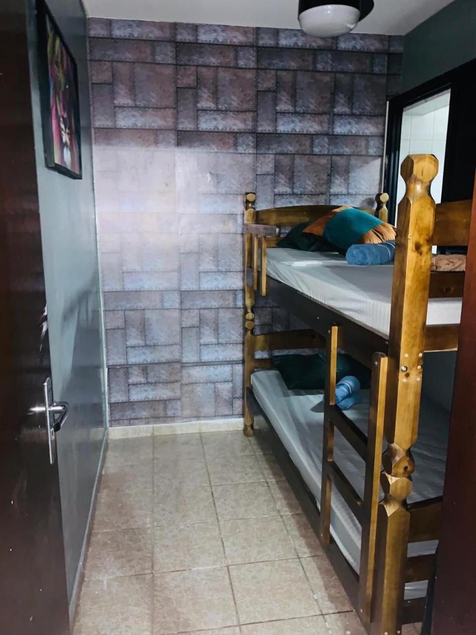 Bras, Rua Tiers, Ap Vautier, 7 Pessoas, 2 Quartos, Pe Na Feirinha Da Madrugada, Cozinha *