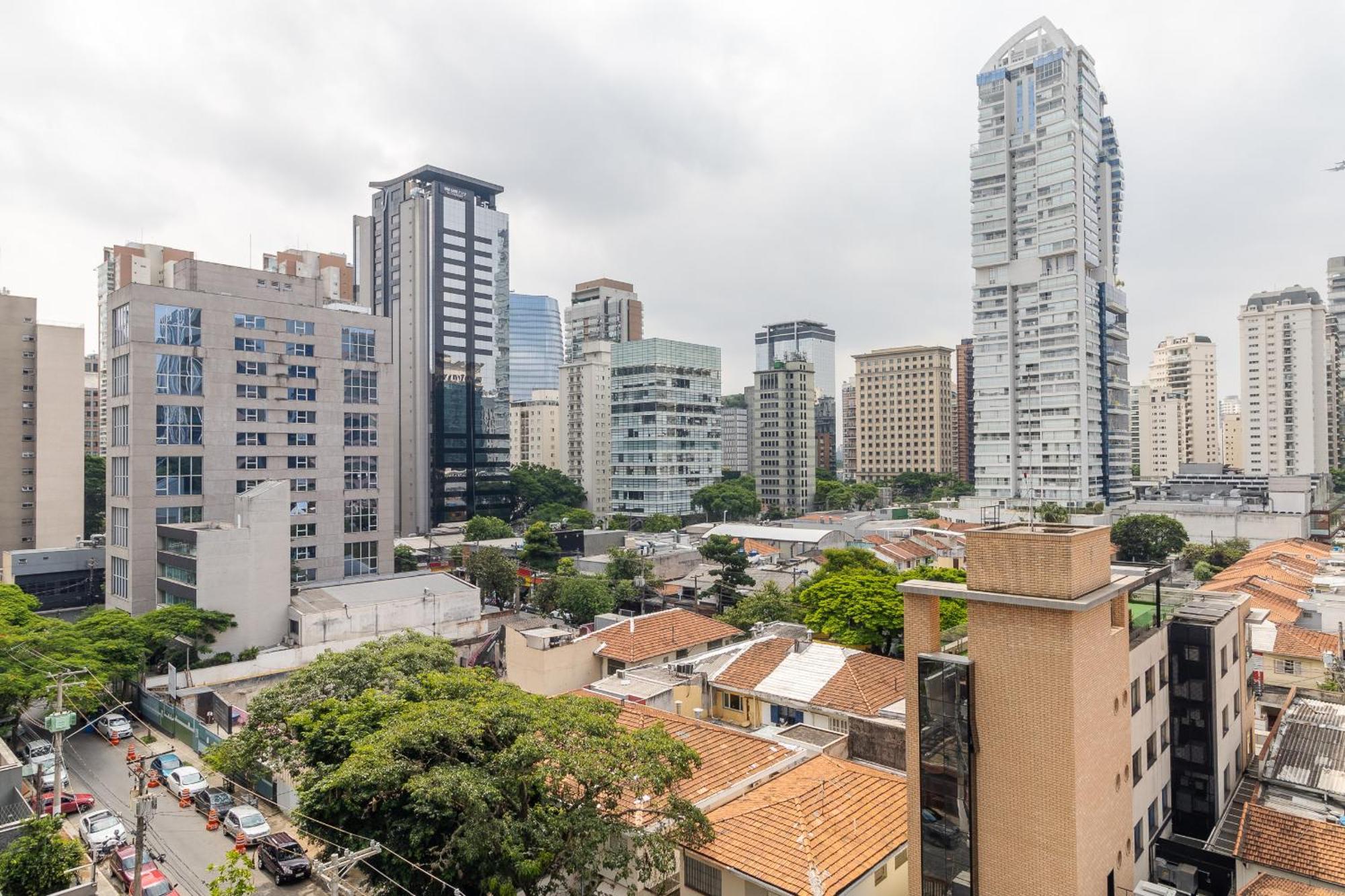 Akile Ferreira Lobo Itaim - Vncel * Sao Paulo